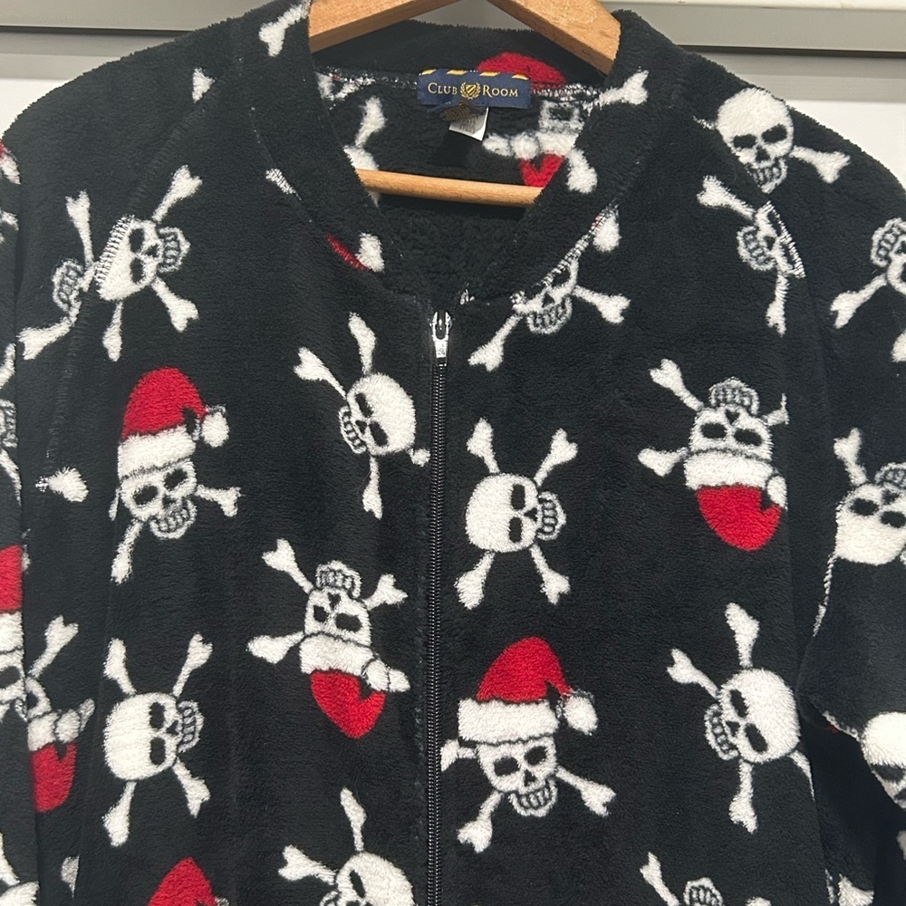 Club Room Jolly Roger Skull And Crossbones Christmas Santa Fleece Mens M - Picture 3 of 6